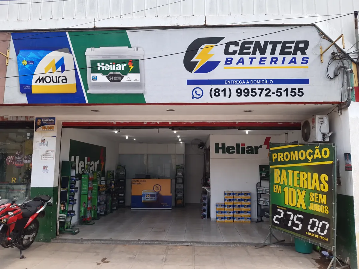 Fachada da loja Center Baterias, na Av. Barreto de Menezes, em Jaboatão dos Guararapes